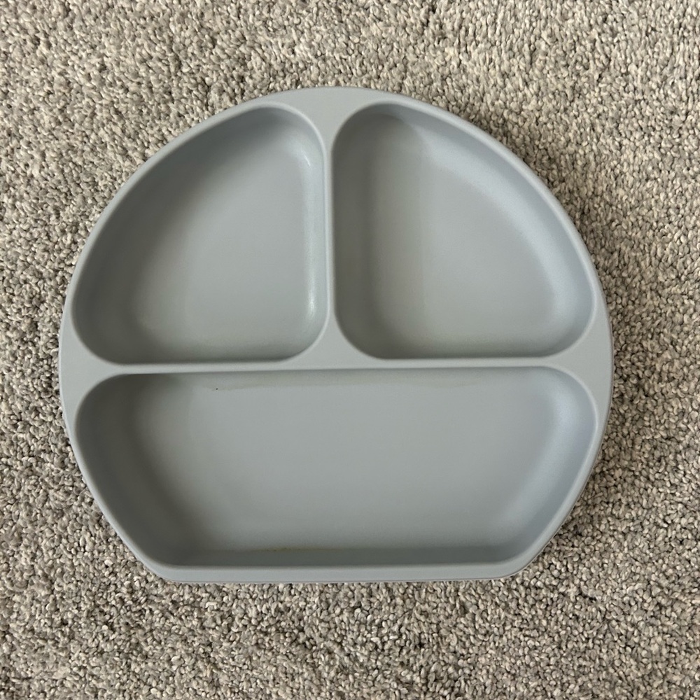 Gray Bumpkins suction plate